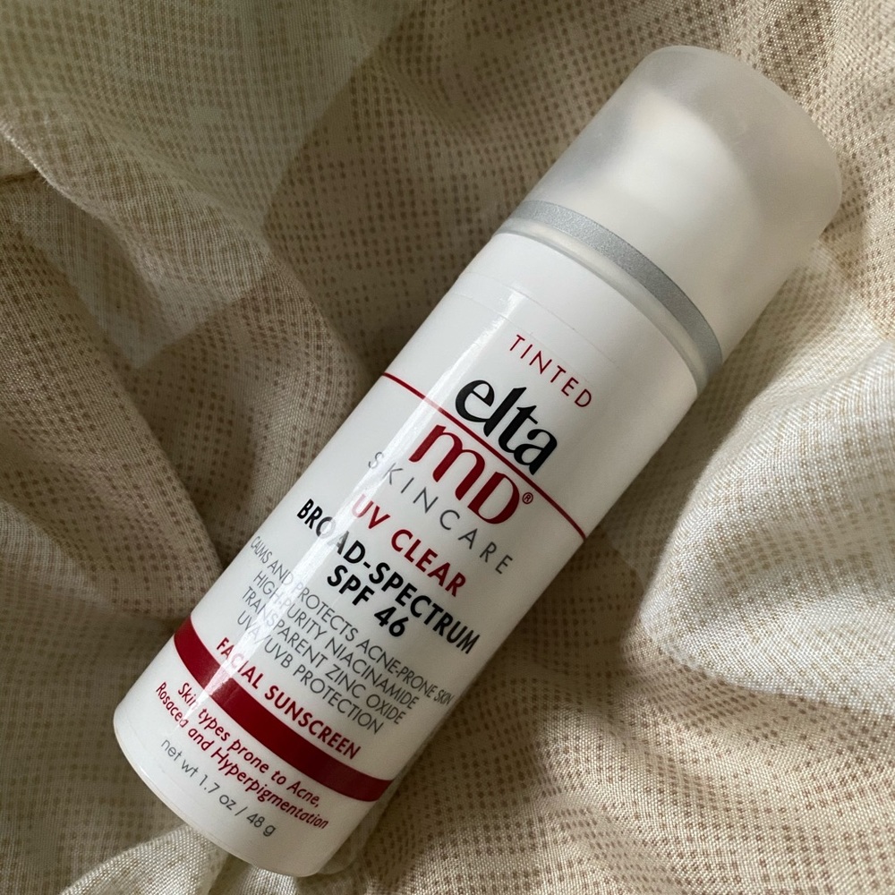 Elta md uv clear oil free tinted spf 46 sunscreen